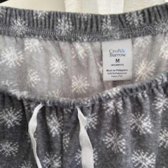 Snowflake pajamas - Picture 4 of 4